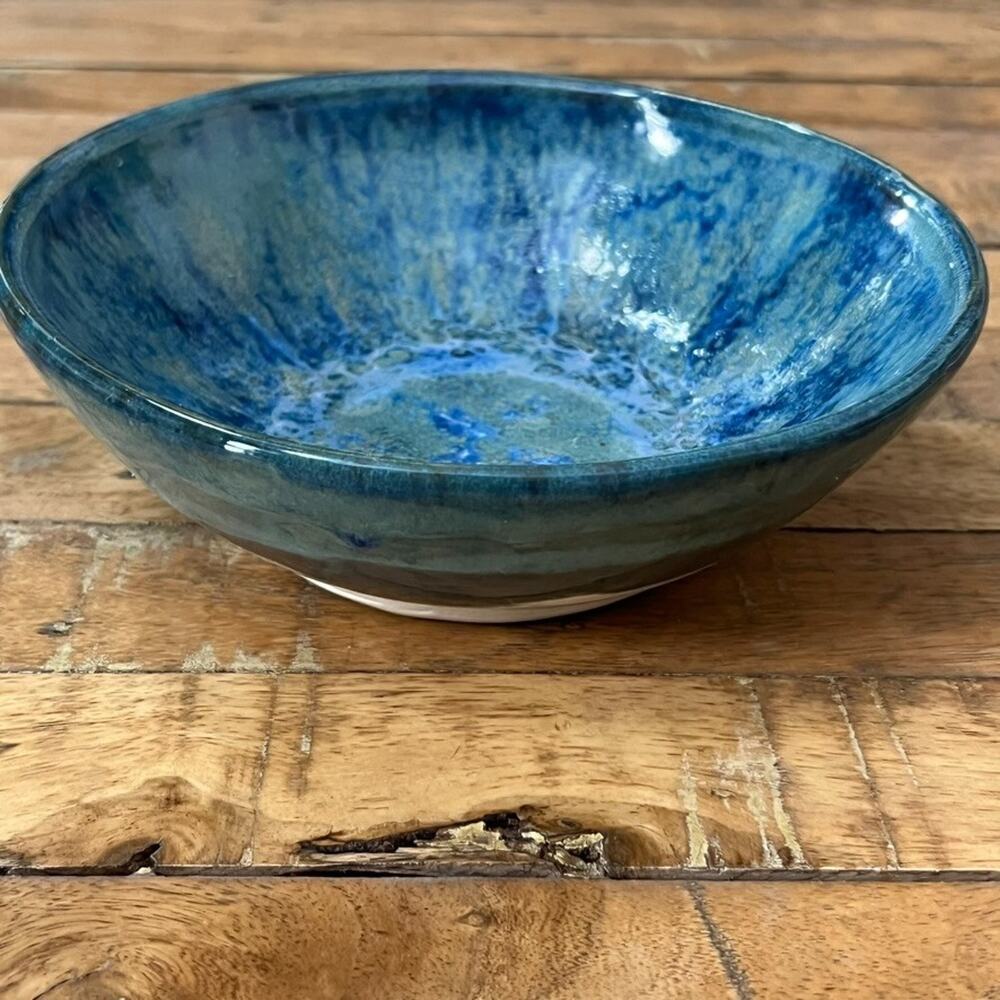 Art Studio Pottery Bowl 7" Clay Salt Glaze Blue Glossy Finish Signed BKG - Picture 3 of 6